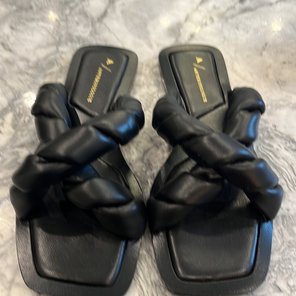 Brand new ANTHROPOLOGY sandals - Picture 2 of 7